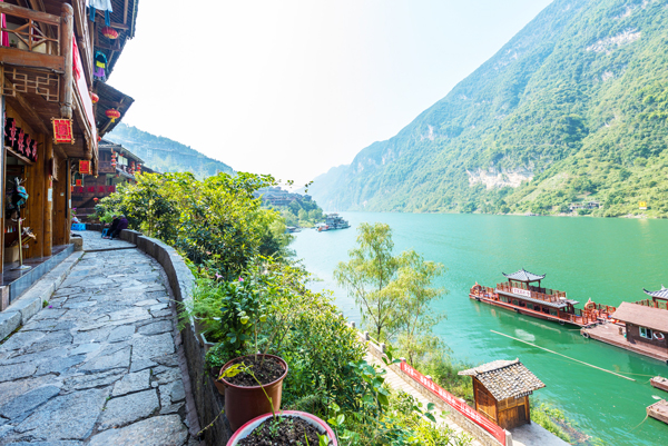 阿依河旅游