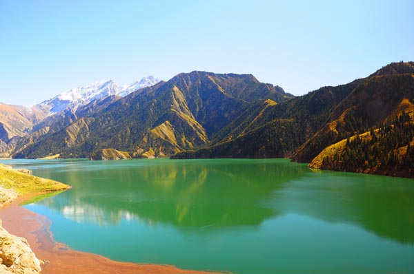 童話(huà)伊犁、天山天池、天山天池滑雪場(chǎng)、五江溫泉、賽里木湖8日游